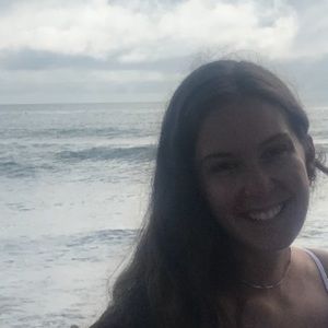 Meet your Posher, Olivia